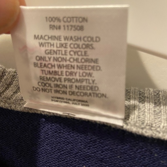 Girls winter sweater “Let IT Snow” size 7-8 - Picture 4 of 5